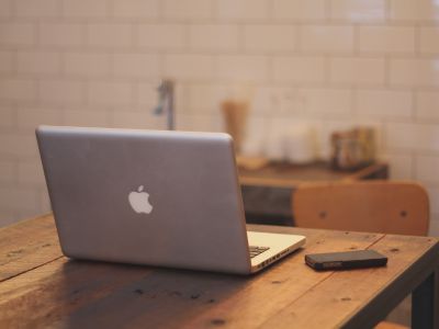 TrendForce集邦咨询：预计2026年全球笔电出货量将衰退9.2% 苹果(AAPL.US)逆势推出低价笔电补齐价格带