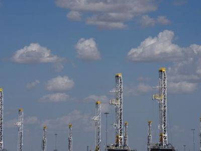 沙特2月大幅增产以应对中东局势风险 OPEC维持全球石油需求增长预期