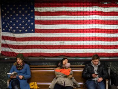 增长失速！美国GDP遭大幅下修，1月消费支出仅增0.1%，核心PCE仍强劲上涨