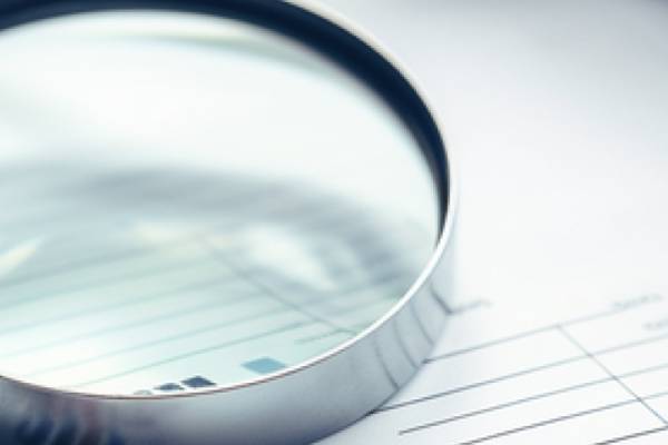 沪指跌近1%，白酒逆势拉升，化工、有色金属齐跌，恒科指一度涨1%，科网股集体反弹