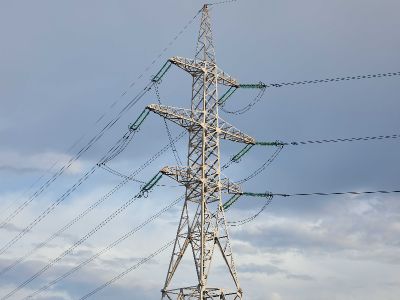 欧洲电力市场扛住新一轮能源冲击！风光发电托底或成通胀“隐形救星”