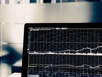 股市大跌并非滞胀定价！汇丰深度解析：市场正计价衰退风险 但眼下存在结构性错位与超卖