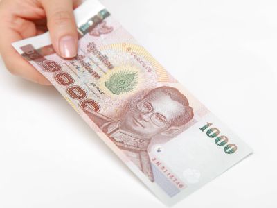 泰铢成石油冲击下亚洲“最弱货币”！单月跌5%后跌势恐难止步