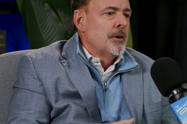 前雷曼交易员：私募信贷是“这一周期的次贷”，远离“拥挤”的科技股，拥抱“稀缺”的资源股