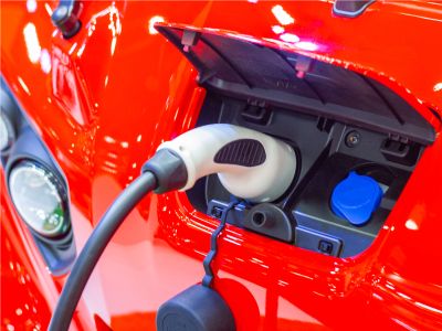 最高增速近50% 两网固定资产投资提速 全球电网建设迈入景气周期