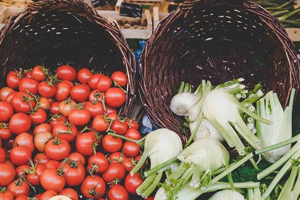 中国3月CPI同比涨幅温和回落至1%，PPI同比上涨0.5%，为连续下降41个月后首次上涨