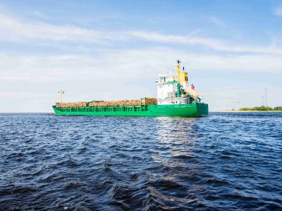 伊朗：霍尔木兹海峡保持开放，通行需协调