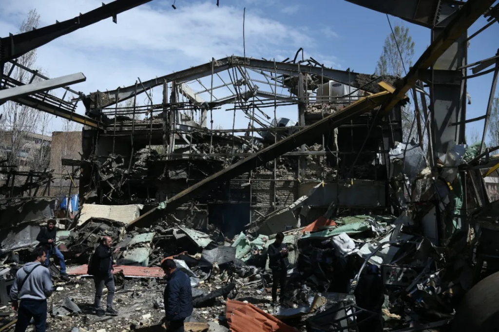 300人对71人，美伊都到了，能谈拢吗？ - 图片2