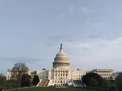 美国法院再审特朗普关税 10%全球税率面临合法性考验