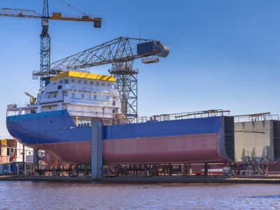 伊朗：美军向伊朗商船开火 革命卫队海军逼退美军