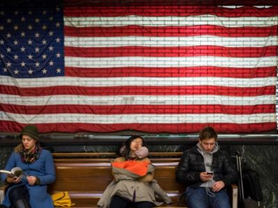 美国上周初请失业金人数微升至21.4万 就业市场延续“低招低裁”格局