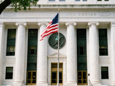 美联储候任主席还未上任，现任理事就已公开“唱反调”：以削弱银行韧性为代价的缩表，终将威胁整个金融体系
