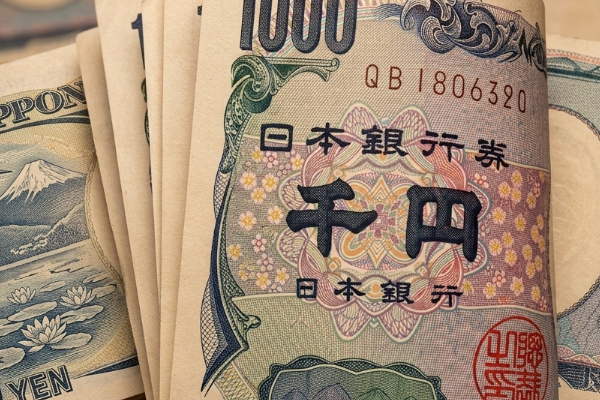 2.3万亿财政刺激撞上加息，日本债市遭遇三十年来最猛烈抛售