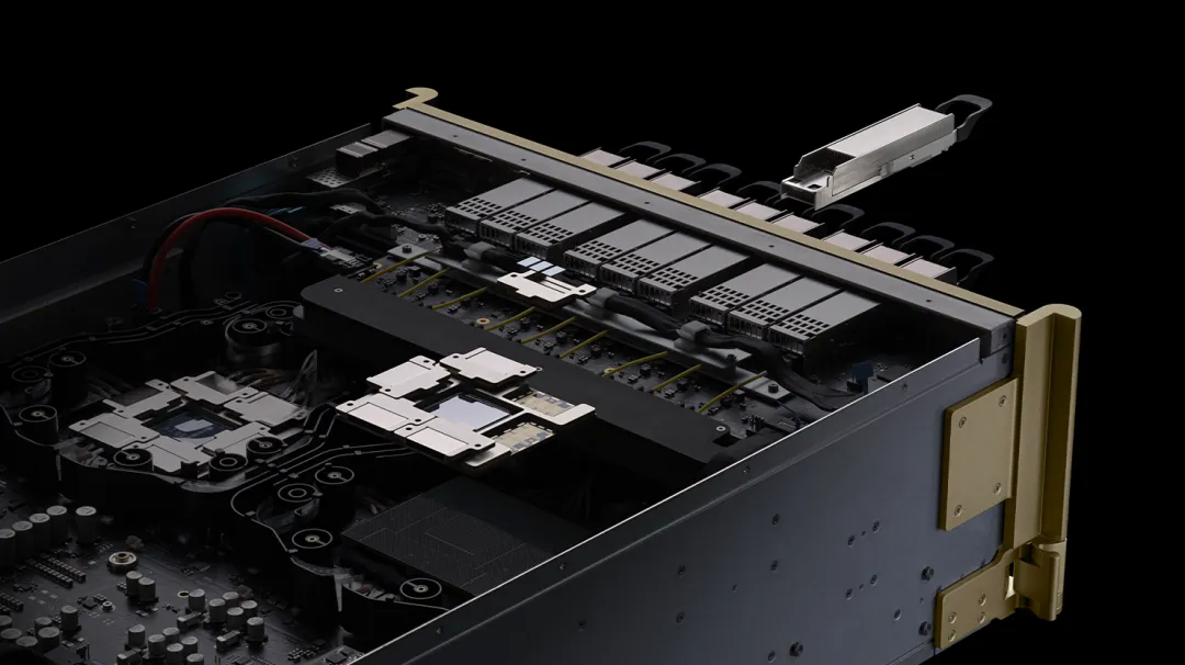 英伟达(NVDA.US)一年买500万只光模块，却亲手“拆掉” - 图片12