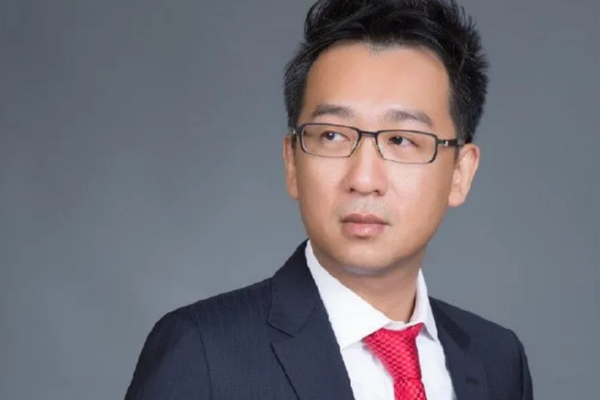 洪灝：AI调整只是中继，资金从过热板块向过冷板块的轮动还未结束