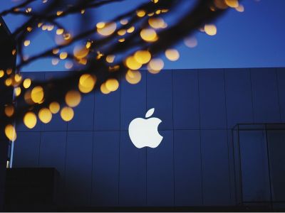 苹果中国市场终于补上AI拼图! 携手阿里巴巴打造端侧AI iPhone竞争力与阿里AI估值迎来重磅催化