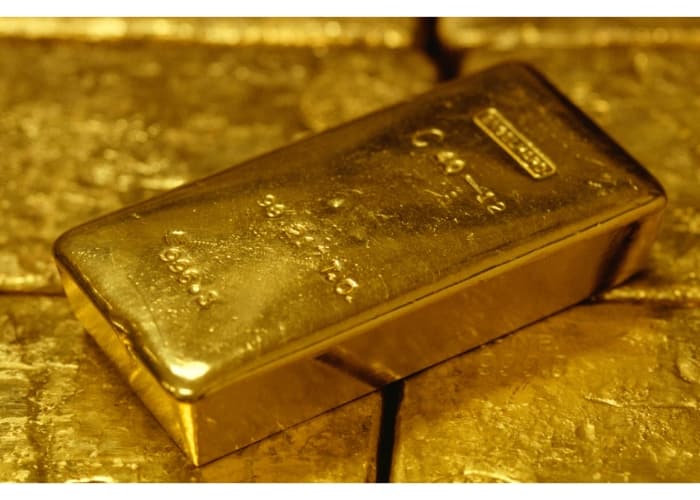 黃金漲穿3300美元，美國原油漲超2%，報道稱以色列準備襲擊伊朗核設施