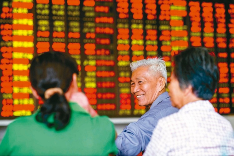 A股小幅走高，黃金股活躍，恒指、恆科指雙雙上漲，美圖大漲，比亞迪、泡泡瑪特創新高