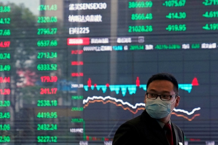 A股低开，沪指震荡走高，半导体活跃，港股下跌，百度跌超3%、小鹏汽车涨超9%，国债集体走高