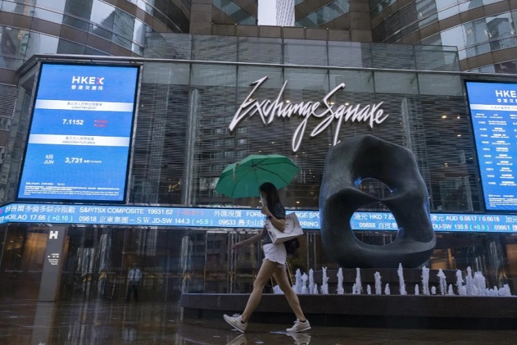 AH股集體走高，創業板漲超1%，大金融再拉昇，恆科指漲1.5%，半導體股走強，商品下跌，國債上漲