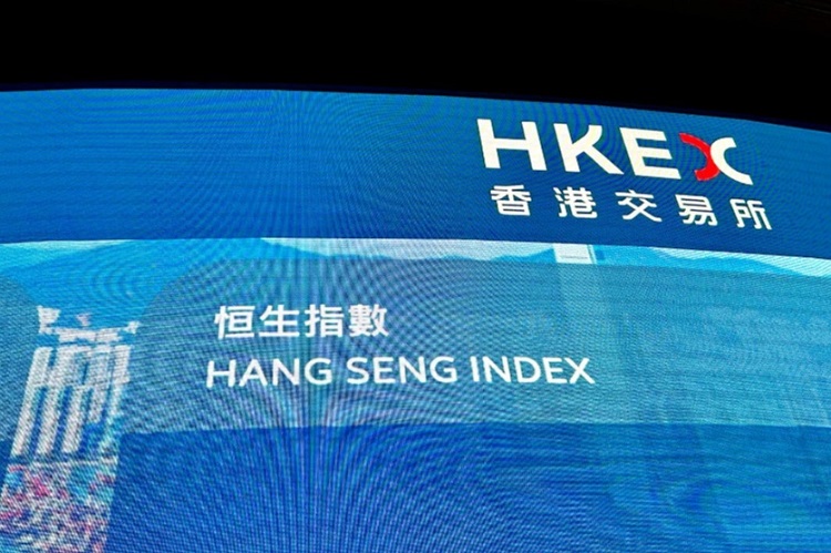A股震荡盘整，PEEK材料再爆发，上纬新材低开超16%，焦煤涨超6%，港股走低，新消费概念反弹