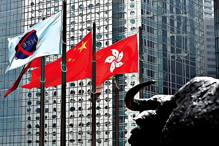 AH股震荡调整，创业板跌近1%，恒科指跌0.4%，中兴通讯AH股大涨，稳定币概念爆发，国债下跌，商品回升